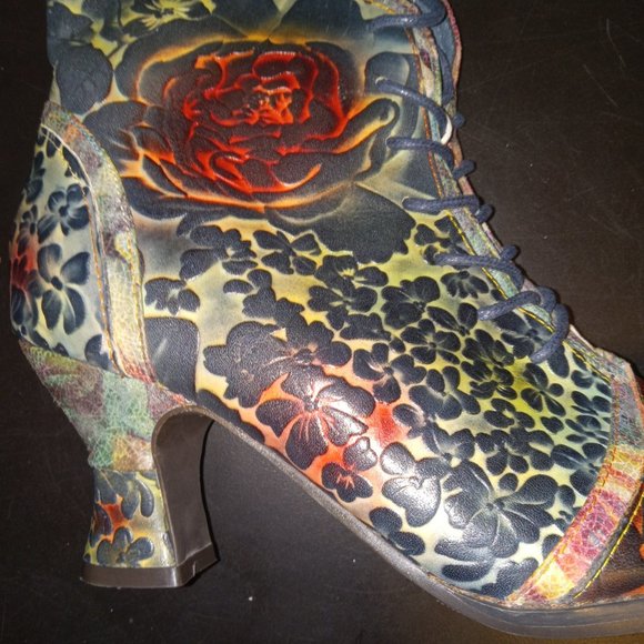 L'Artiste boots size 7.5 (38EU) - Picture 3 of 4